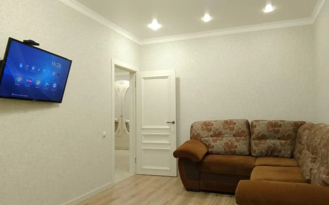 Studio apartments on 32 Tlostanova Street