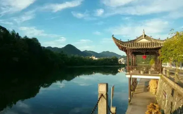 Xunmeng Huizhou Inn