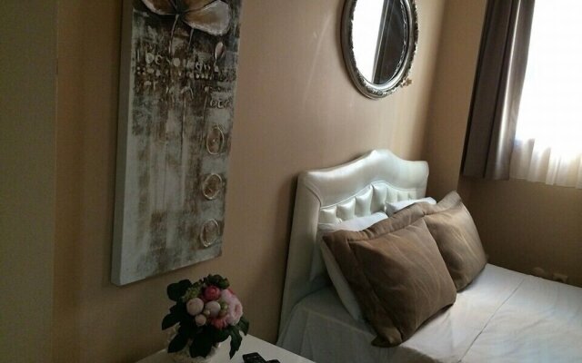 Rose Rooms Apart