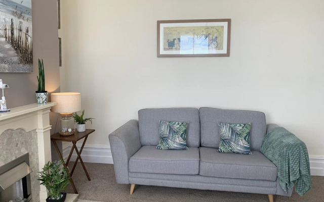 Charming 1-bed Apartment in Ventnor