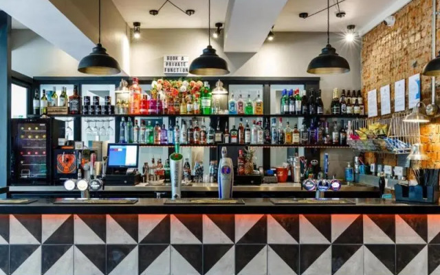 RUBY Pub and Hotel
