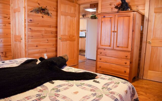 BEAR'S VIEW - 2 Br Cabin