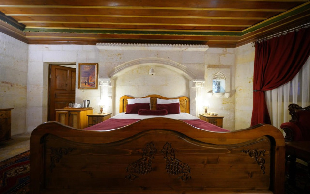 Harman Cave Hotel