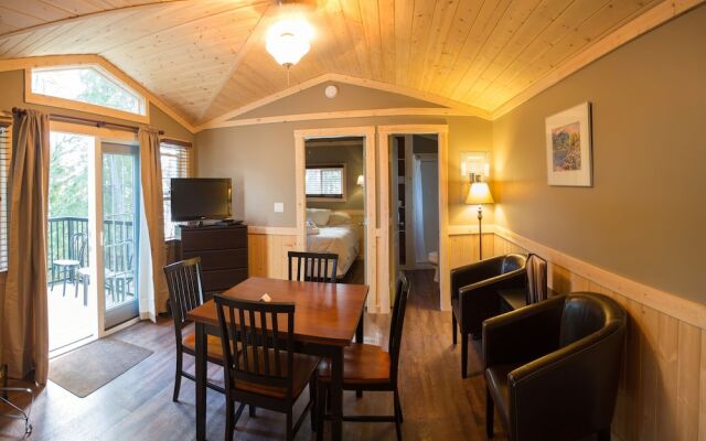 Halcyon Hot Springs Resort