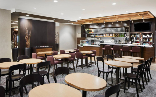 Courtyard by Marriott Newark Downtown