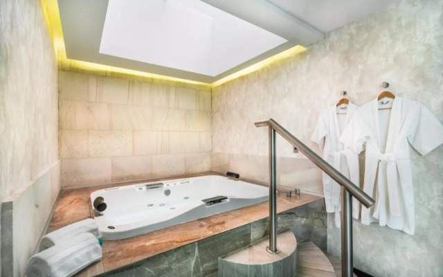Kaia Suites