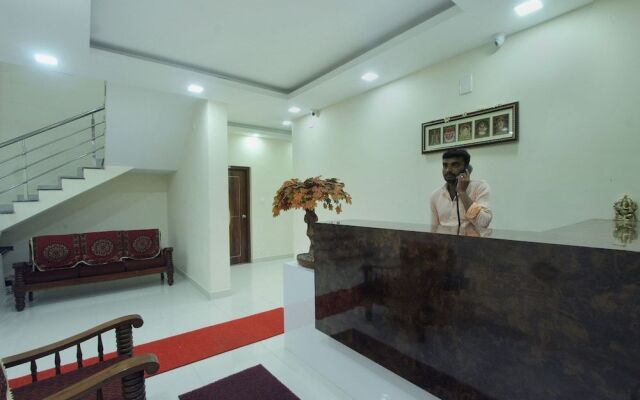 Oyo 26193 Hotel Maple Suites