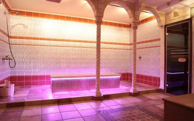 Triumph Palace Boutique Hotel