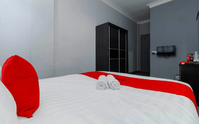 RedDoorz Plus near Batam City Square