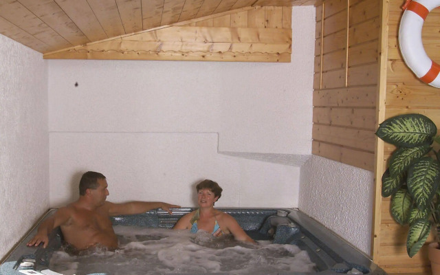 Hôtel Loisirs Les Côtes, Résidence et Chalets