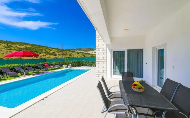 Scenic Elegant Trogir Villa With Pool