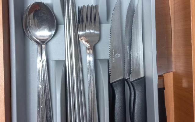 Newly renovated spacious 2 bedroom unit in HBC