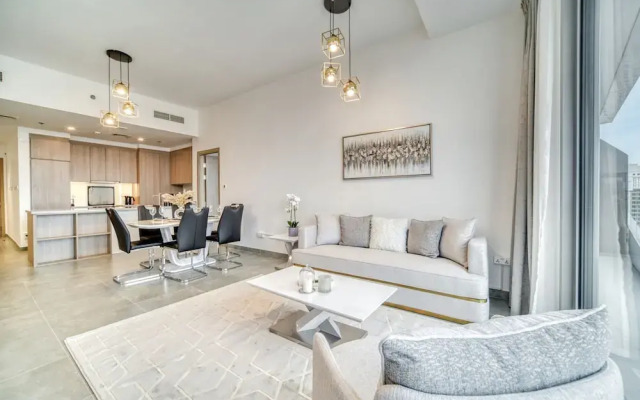 Elegant 2BR w Breathtaking Marina Balcony
