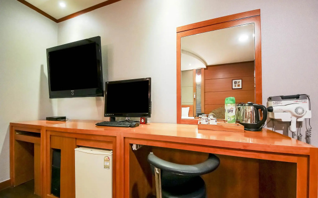 J Hotel Suwon