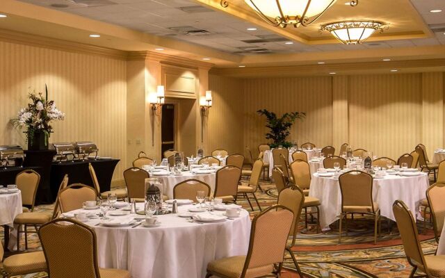 Anaheim Majestic Garden Hotel