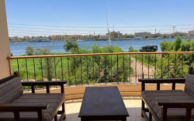 Luxor Plaza House