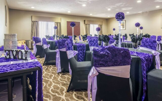 Comfort Suites Southfield/Detroit