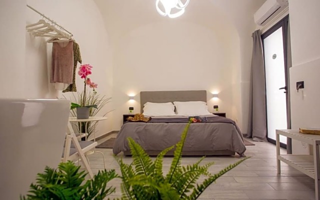 ETNEA 208 LUXURY JACUZZI SUITE Catania