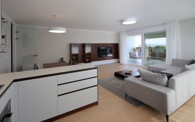 Stylish apartment 100m from the beach
