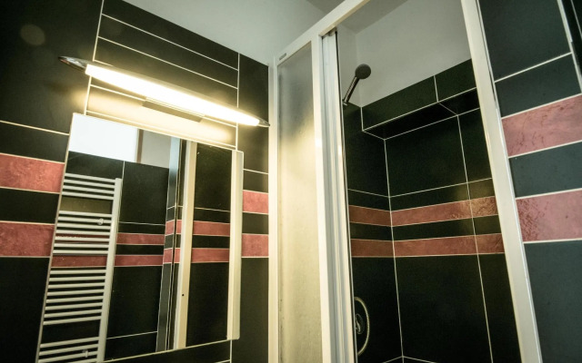 Charles Bridge Economic Hostel