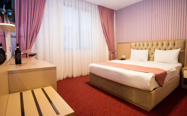 Altus Hotel Baku - Free Massage