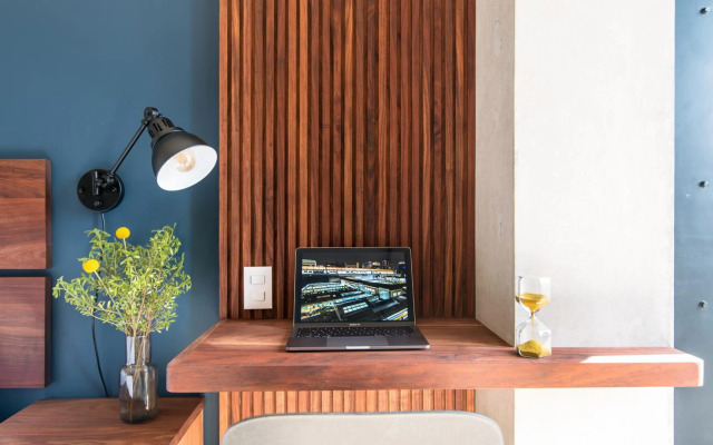 Alcazar Apartments by Host Me Tender