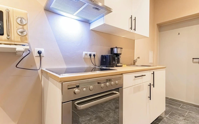 4BR Apt. for Groups 6-Min to Stadthalle