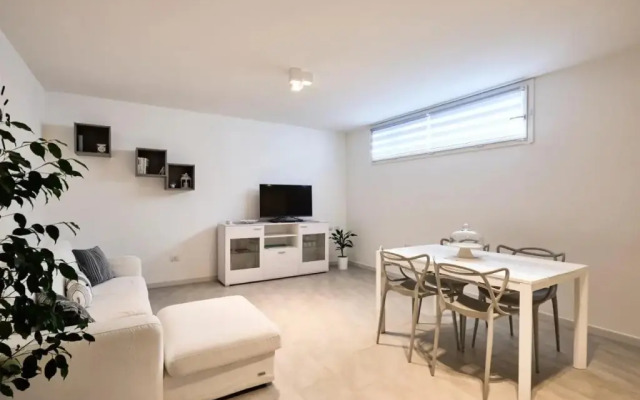 White Coral Rooms