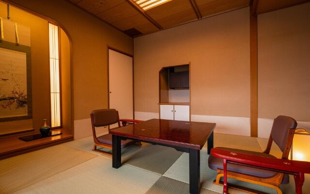 Yamashiro Onsen Miyabi no Yado Kaga Hyakumangoku