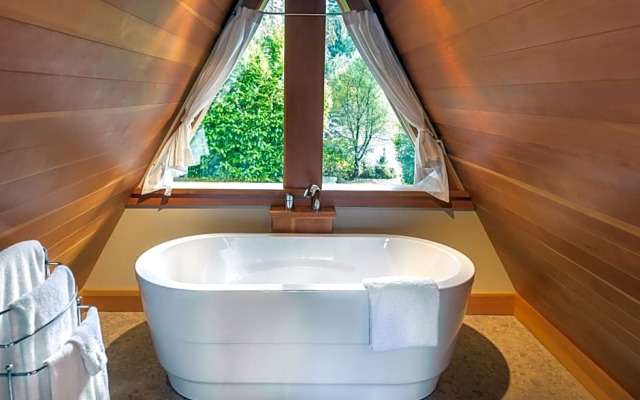 The Shoreline Tofino