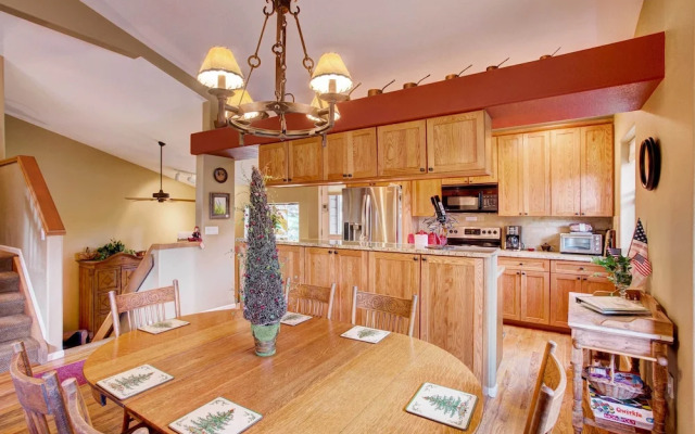 Private Hot Tub + Deck: Breckenridge Abode!