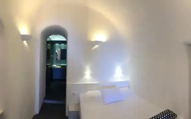 Altana Cliffside Villas