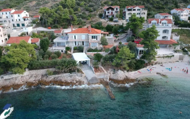 Beach Apartment Viktor 2