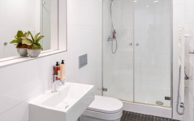 VN3 Terraces Suites by Adrez Living