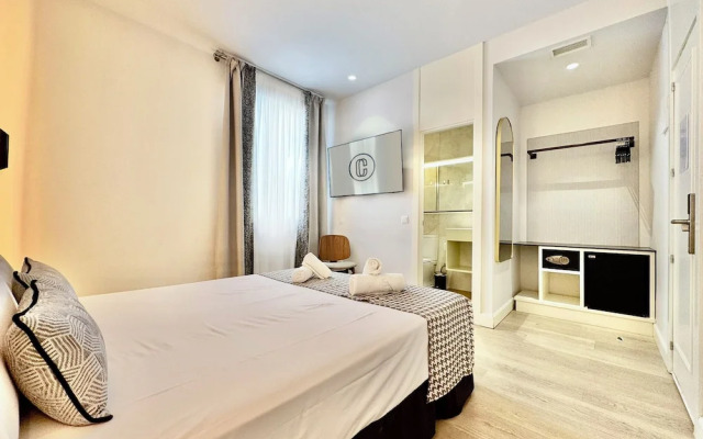 Ópera Stays by Charming