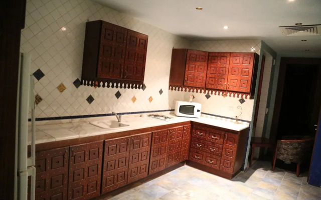 Acacia Hotel & Suites