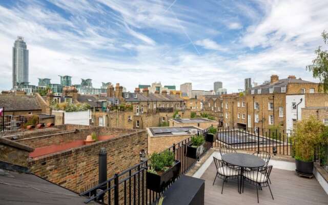 Light 2 Bedroom Flat With Roof Terrace