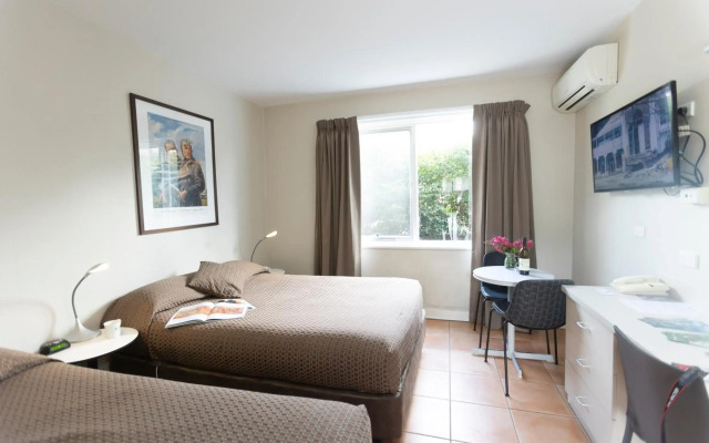 Forrest Hotel and Apartments