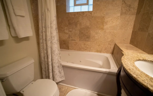 Old Town Suites Operated by Roscoe Village Guesthouse