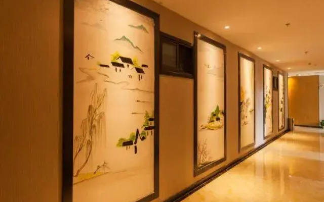 Yanzhou Renyue Hotel