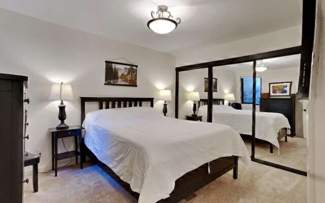 Remodeled 2 Bedroom Condo with Easy Access to Mountain Biking, Swimming, Hiking, Hot Tubs! by RedAwning