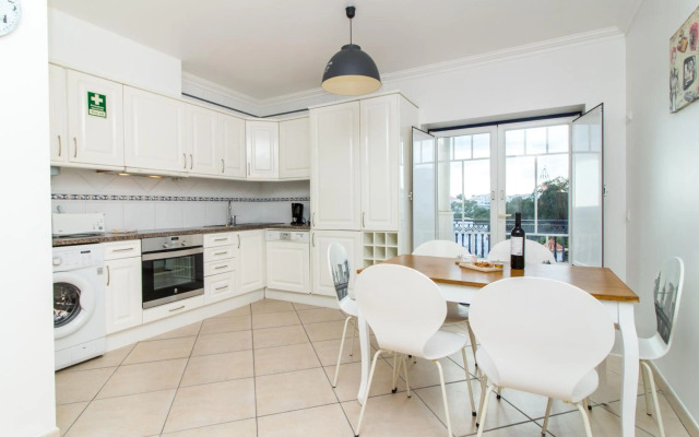 Oura Sunrise II Apartment by Stay-ici, Algarve Holiday Rental