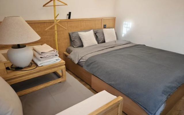 Beijing Hejiali Siheyuan Near Tiananm