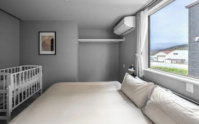 Frovia Yig Villa