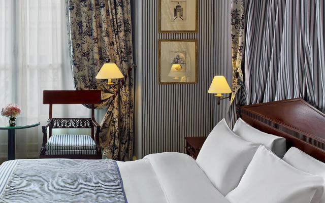 Le Dokhan’s Paris Arc de Triomphe, a Tribute Portfolio Hotel