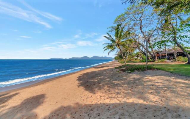Absolute Beachfront House with Private Pool