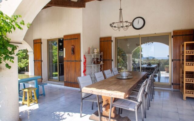 Premium Villa in Ollioules with Swimming Pool