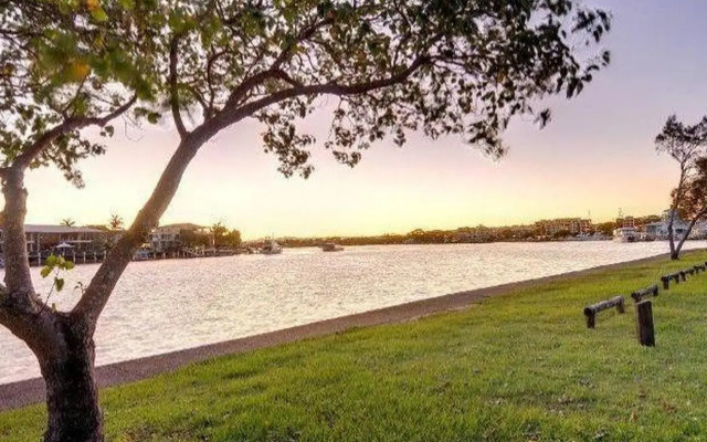 Mariner Cove 1 - 2 BDRM Apt on Parkyn Pde