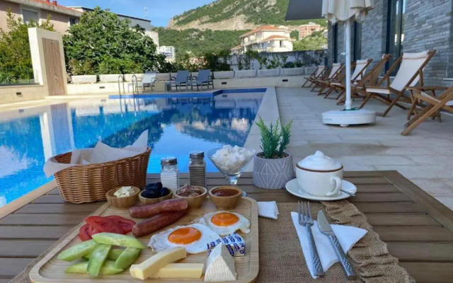 Elia Suites