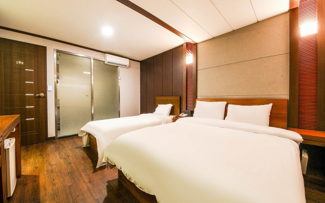 J Hotel Suwon